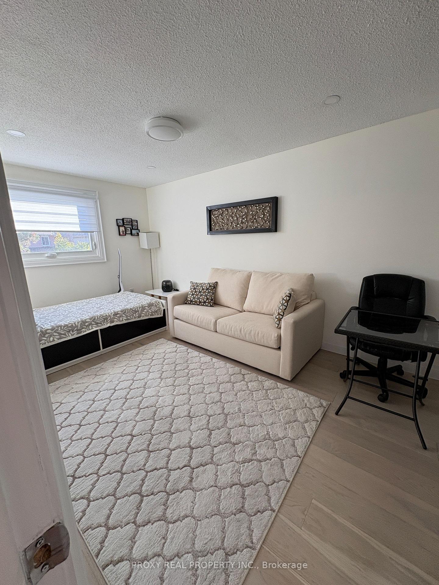Photo 16 of 79 Mullen Drive, Vaughan, Brownridge — HOMEH