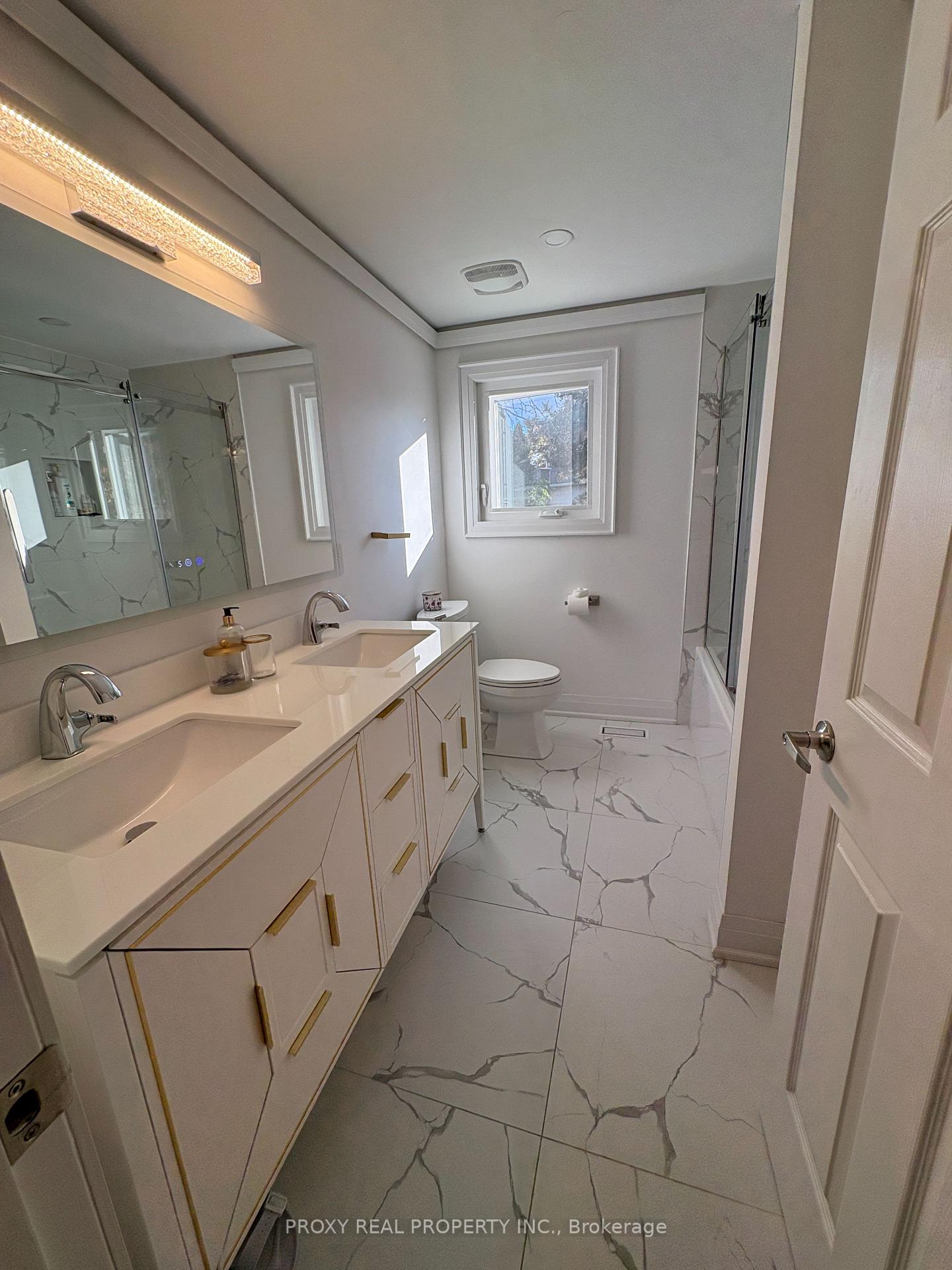 Photo 19 of 79 Mullen Drive, Vaughan, Brownridge — HOMEH