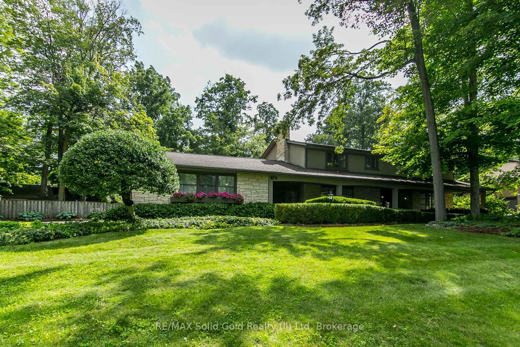 Photo 4 of 358 Green Acres Drive, Waterloo — HOMEH