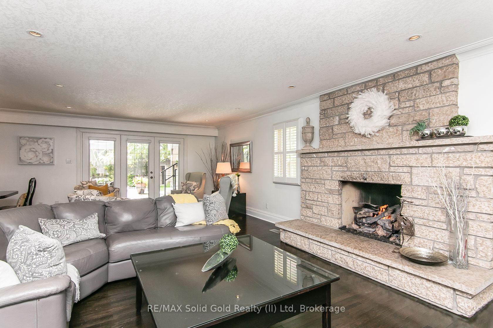 Photo 8 of 358 Green Acres Drive, Waterloo — HOMEH