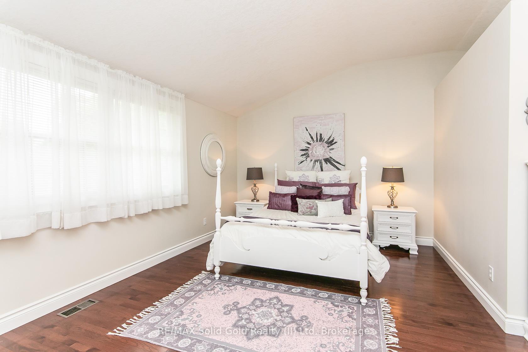 Photo 19 of 358 Green Acres Drive, Waterloo — HOMEH