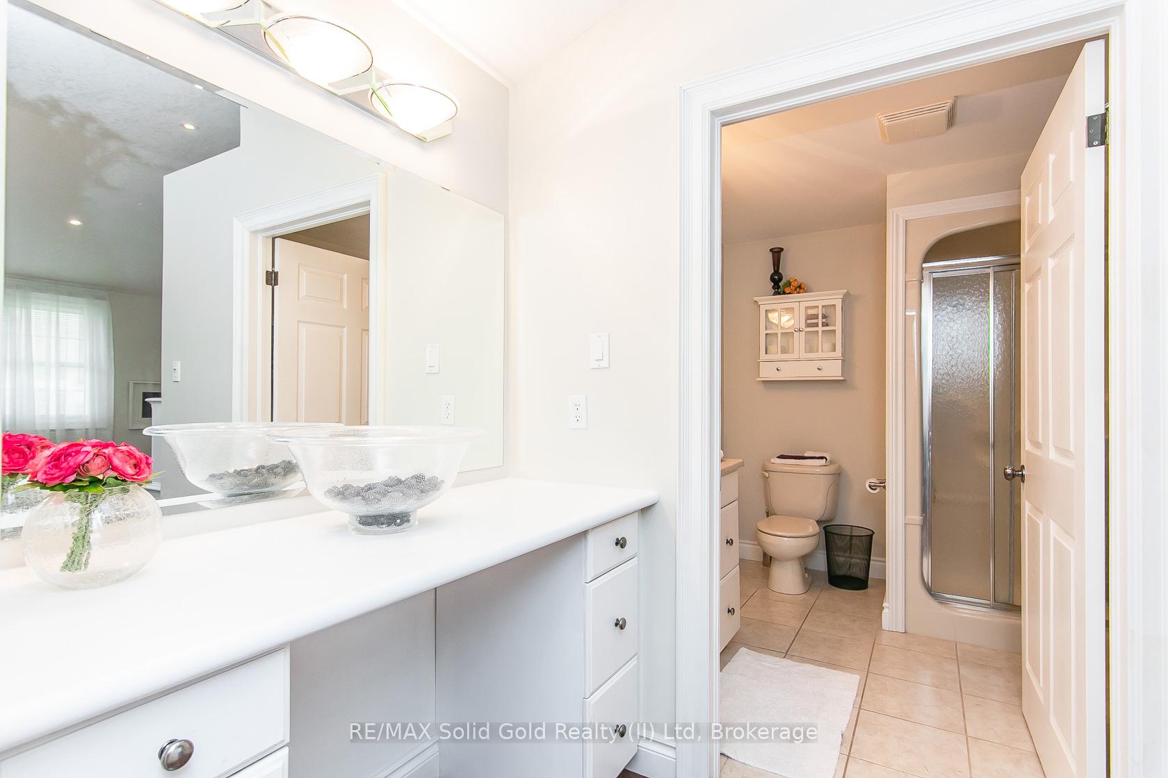 Photo 21 of 358 Green Acres Drive, Waterloo — HOMEH