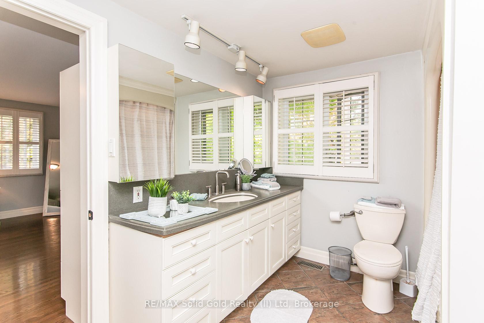 Photo 26 of 358 Green Acres Drive, Waterloo — HOMEH