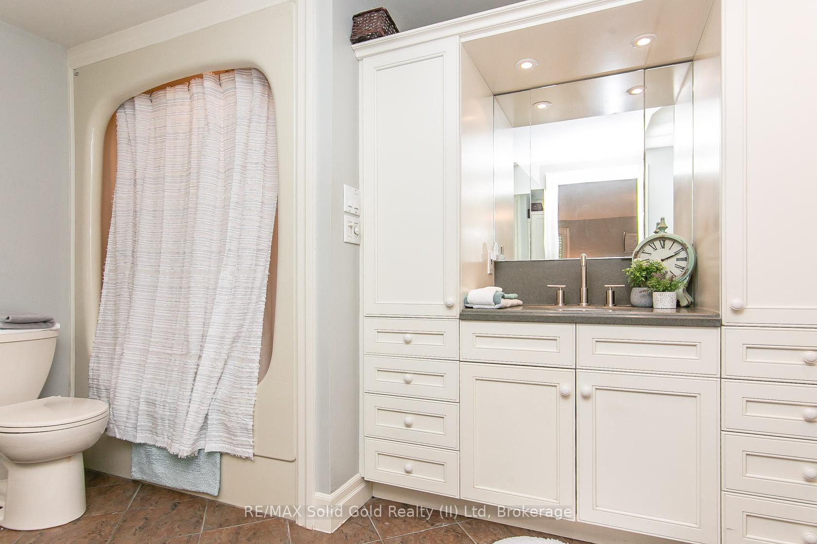 Photo 27 of 358 Green Acres Drive, Waterloo — HOMEH