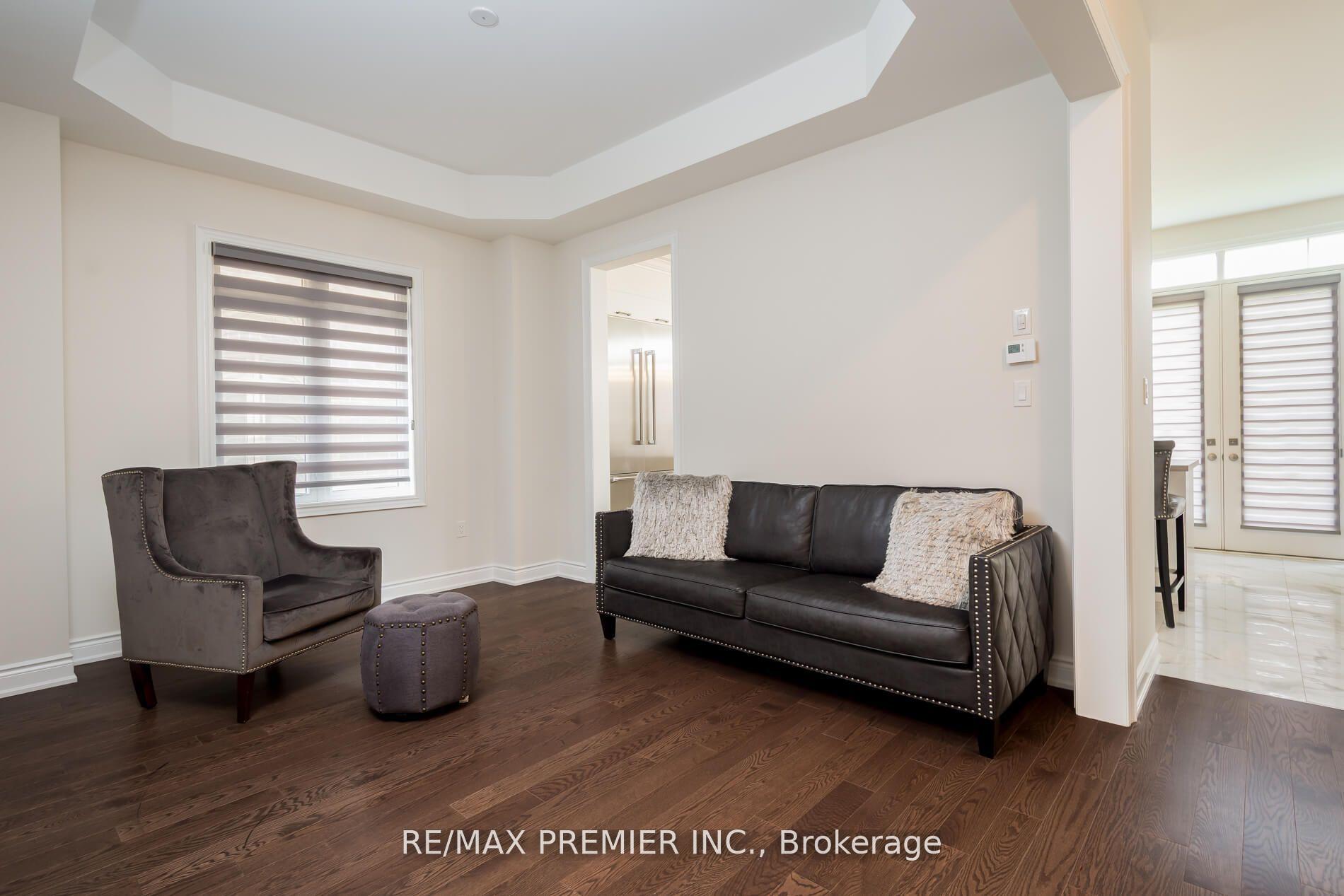 Photo 6 of 115 Rotondo Crescent, Vaughan, Kleinburg — HOMEH