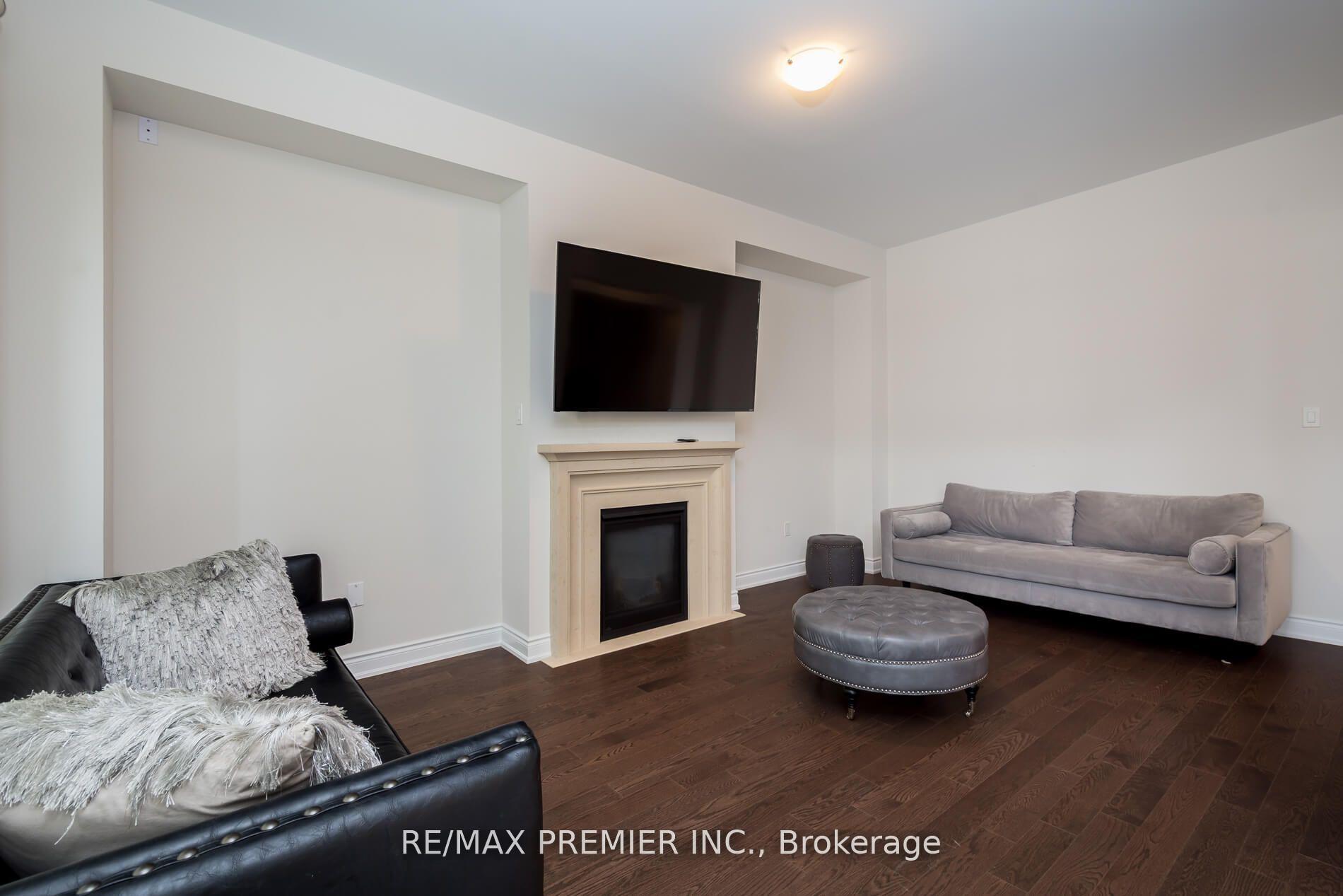 Photo 9 of 115 Rotondo Crescent, Vaughan, Kleinburg — HOMEH