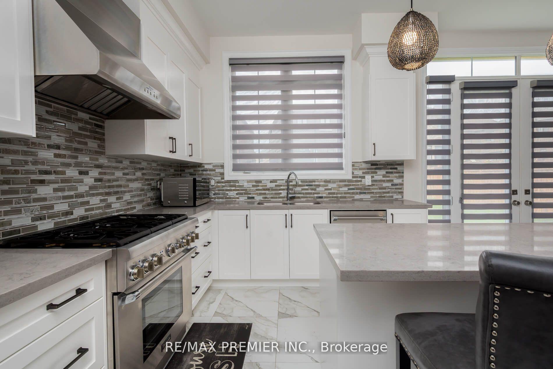 Photo 13 of 115 Rotondo Crescent, Vaughan, Kleinburg — HOMEH