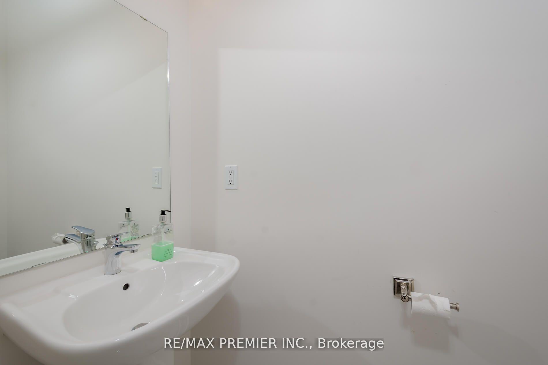 Photo 15 of 115 Rotondo Crescent, Vaughan, Kleinburg — HOMEH
