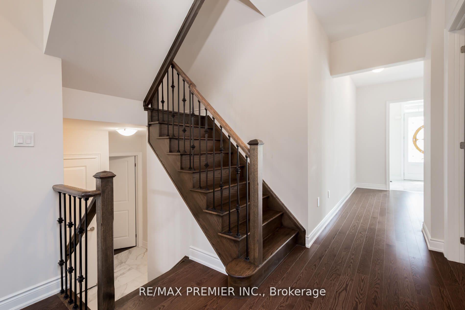 Photo 17 of 115 Rotondo Crescent, Vaughan, Kleinburg — HOMEH
