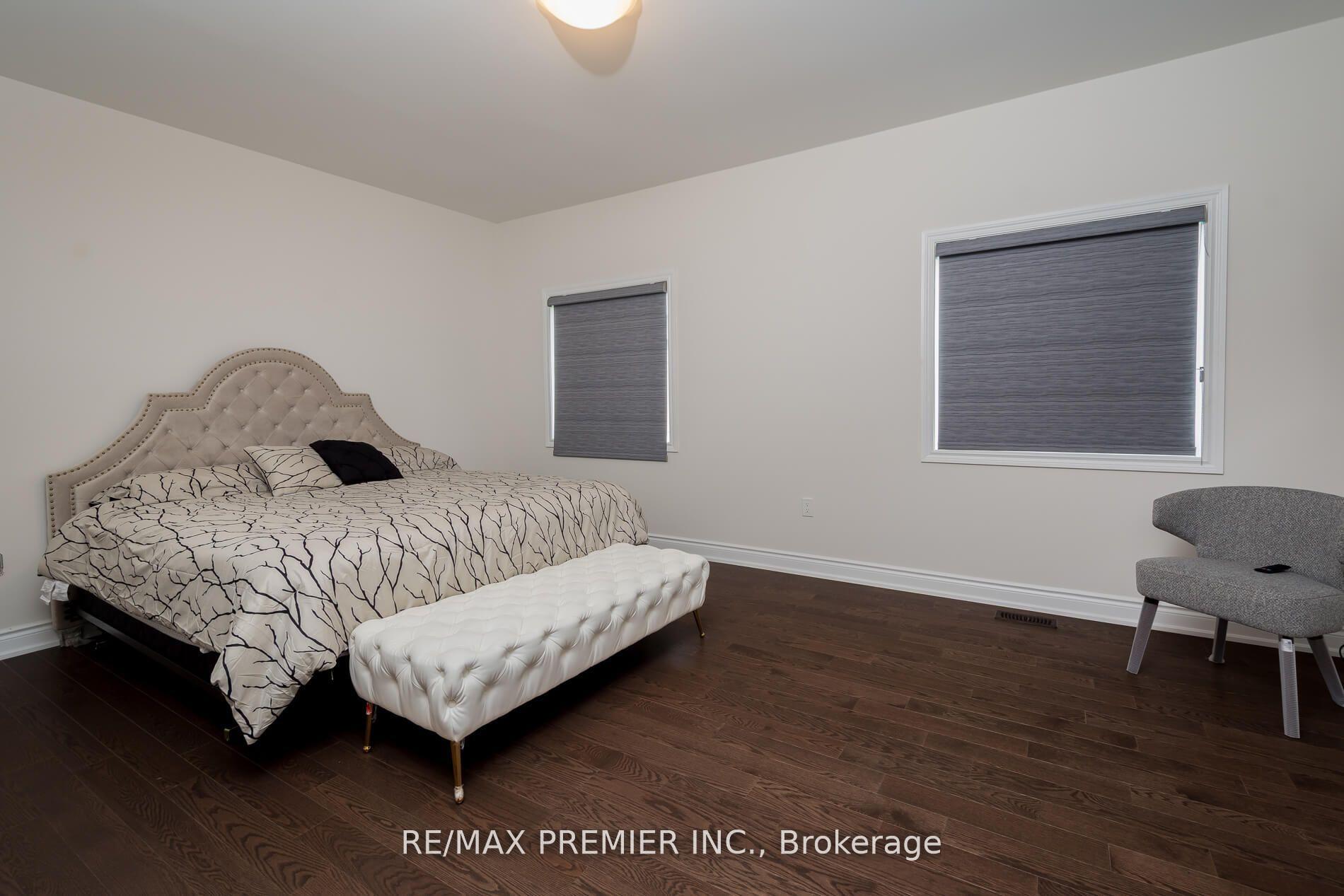 Photo 18 of 115 Rotondo Crescent, Vaughan, Kleinburg — HOMEH