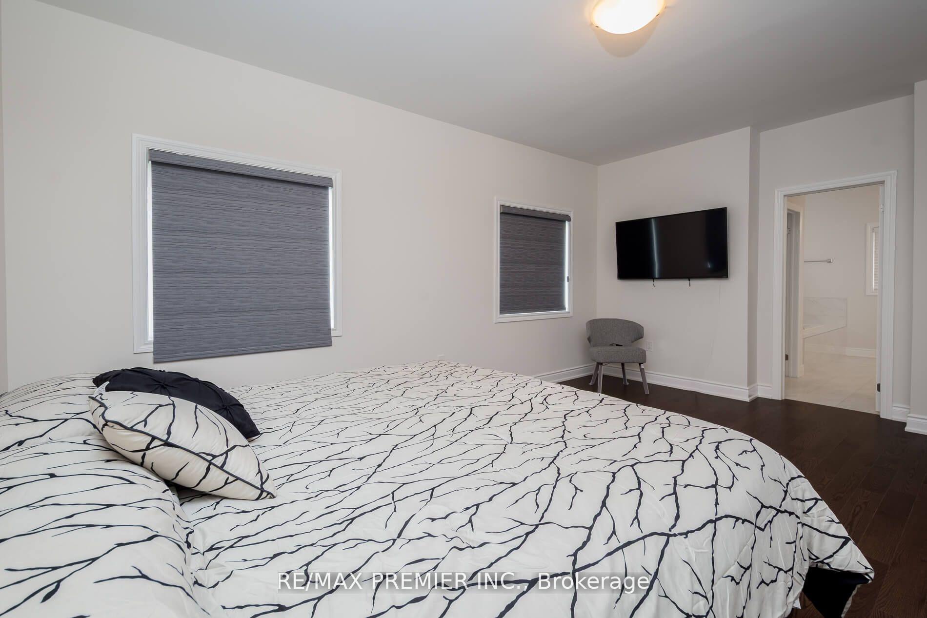 Photo 19 of 115 Rotondo Crescent, Vaughan, Kleinburg — HOMEH