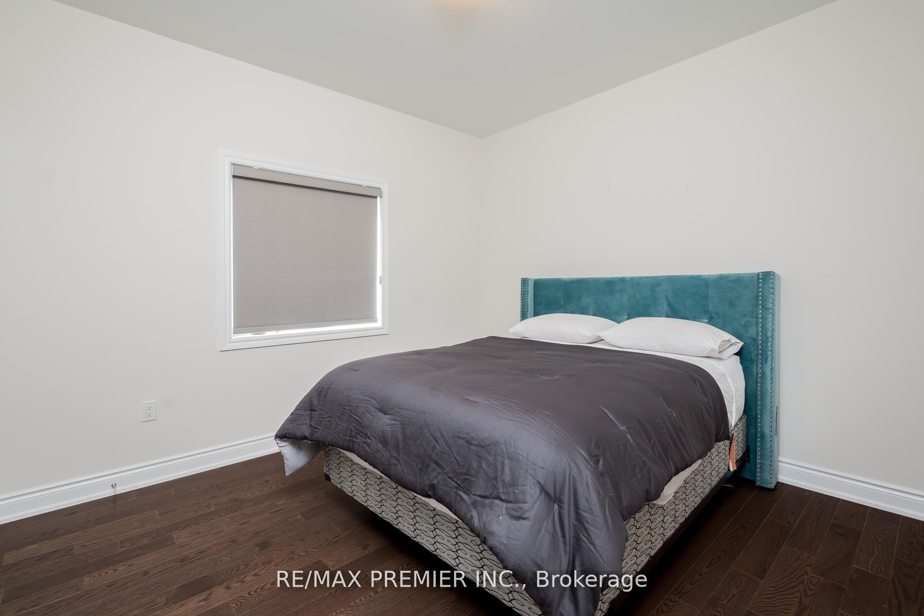 Photo 24 of 115 Rotondo Crescent, Vaughan, Kleinburg — HOMEH