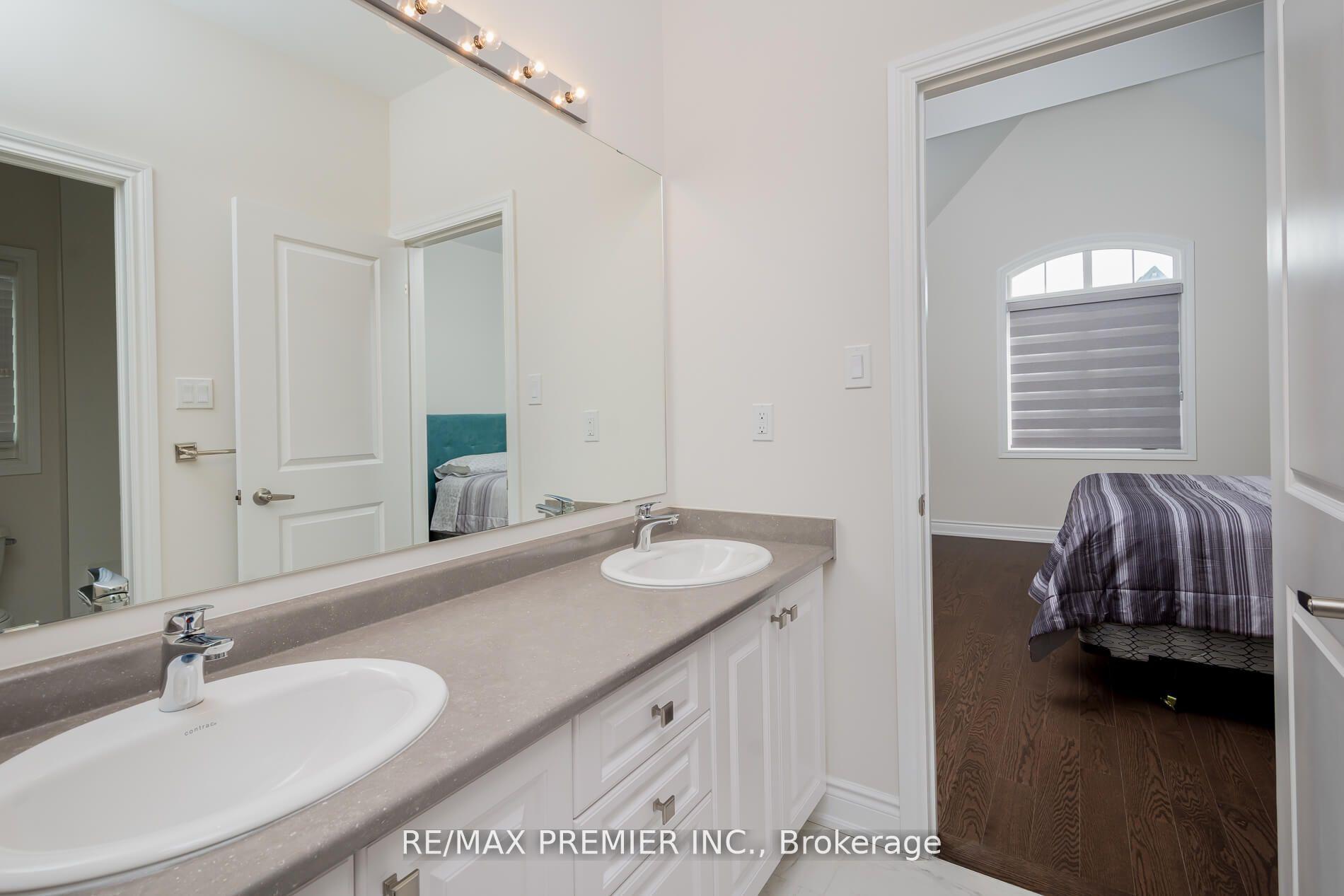 Photo 25 of 115 Rotondo Crescent, Vaughan, Kleinburg — HOMEH