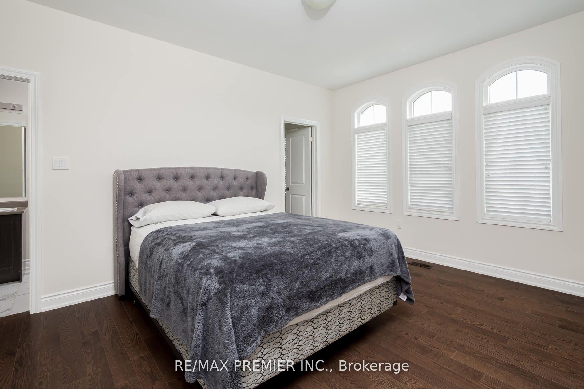 Photo 28 of 115 Rotondo Crescent, Vaughan, Kleinburg — HOMEH