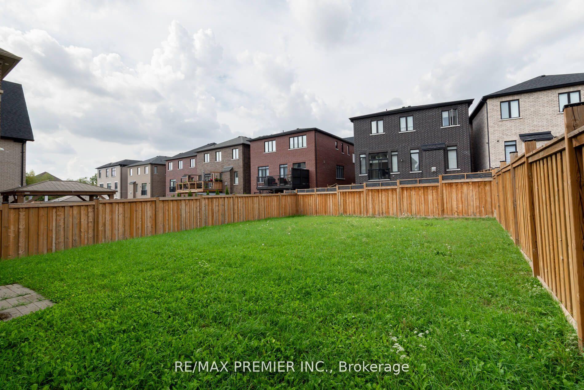 Photo 30 of 115 Rotondo Crescent, Vaughan, Kleinburg — HOMEH