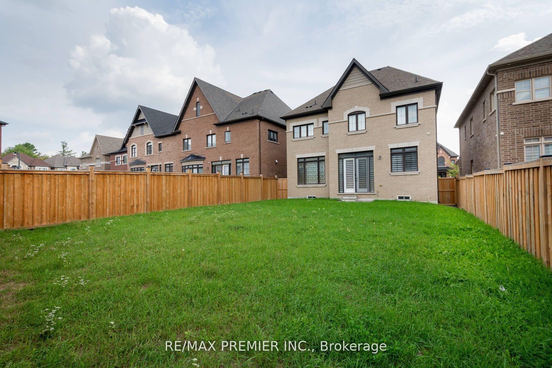 Photo 31 of 115 Rotondo Crescent, Vaughan, Kleinburg — HOMEH