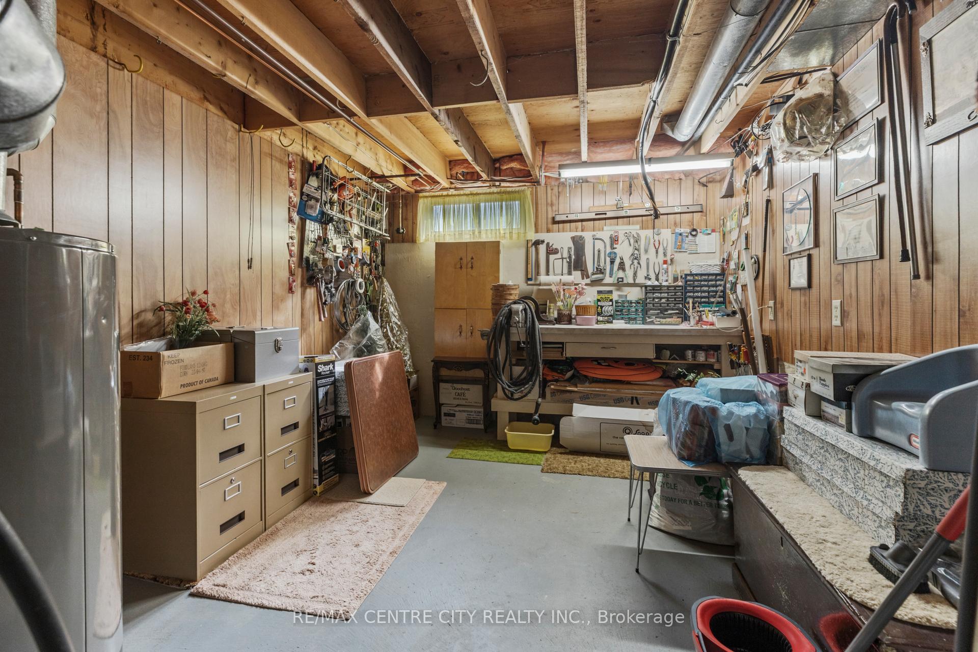 Photo 19 of 464 Huron Street, Warwick, Watford — HOMEH