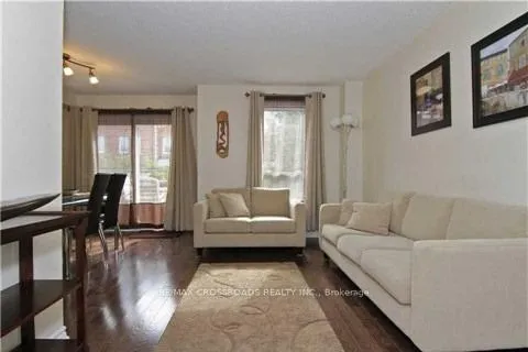 Photo 2 of 110 Whitney Place, Vaughan, Lakeview Estates — HOMEH