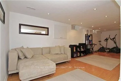Photo 10 of 110 Whitney Place, Vaughan, Lakeview Estates — HOMEH