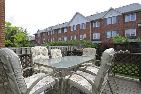 Photo 11 of 110 Whitney Place, Vaughan, Lakeview Estates — HOMEH