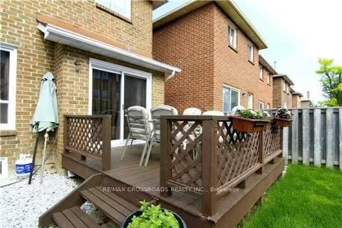 Photo 12 of 110 Whitney Place, Vaughan, Lakeview Estates — HOMEH