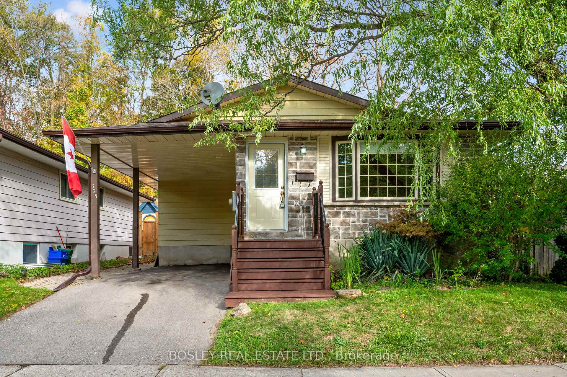 Photo 1 of 528 Fallingbrook Drive, Waterloo — HOMEH