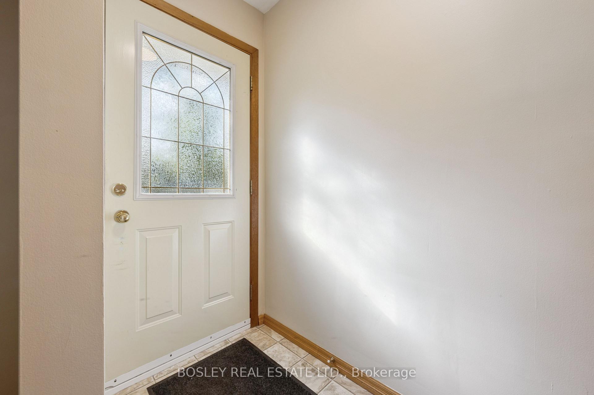 Photo 7 of 528 Fallingbrook Drive, Waterloo — HOMEH