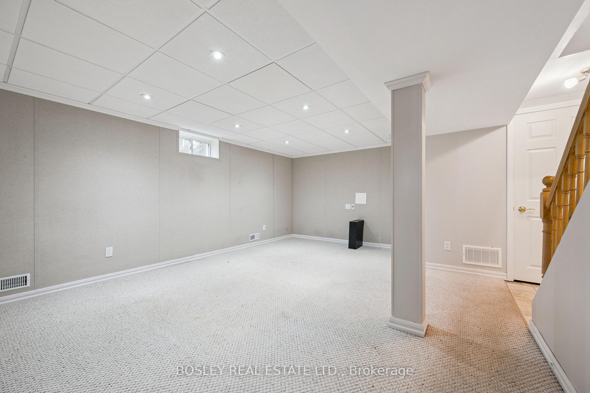 Photo 23 of 528 Fallingbrook Drive, Waterloo — HOMEH