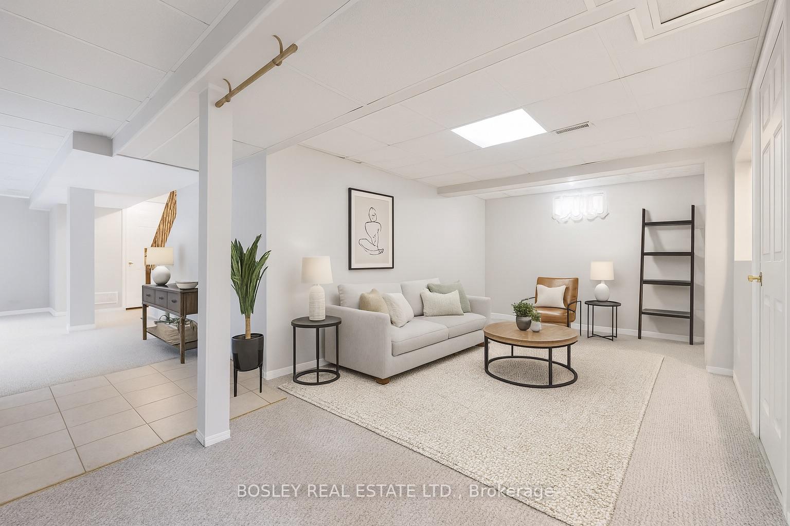 Photo 25 of 528 Fallingbrook Drive, Waterloo — HOMEH