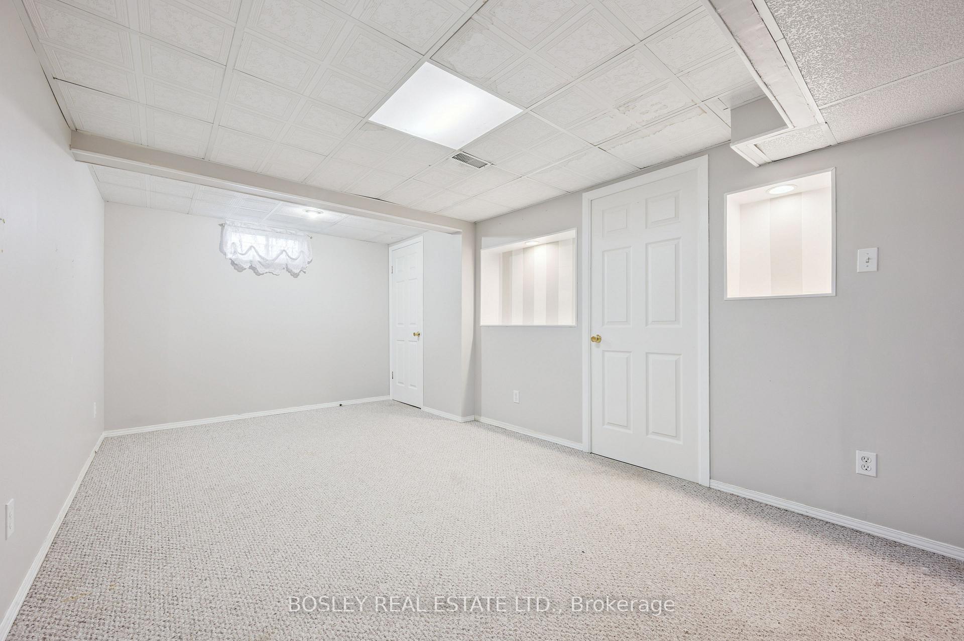 Photo 27 of 528 Fallingbrook Drive, Waterloo — HOMEH