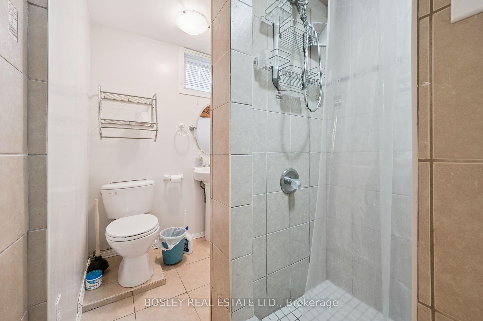 Photo 29 of 528 Fallingbrook Drive, Waterloo — HOMEH