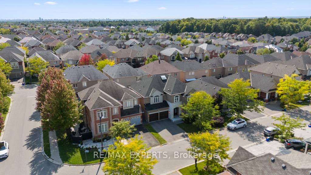 Photo 2 of 7 Josephine Road, Vaughan, Vellore Village — HOMEH