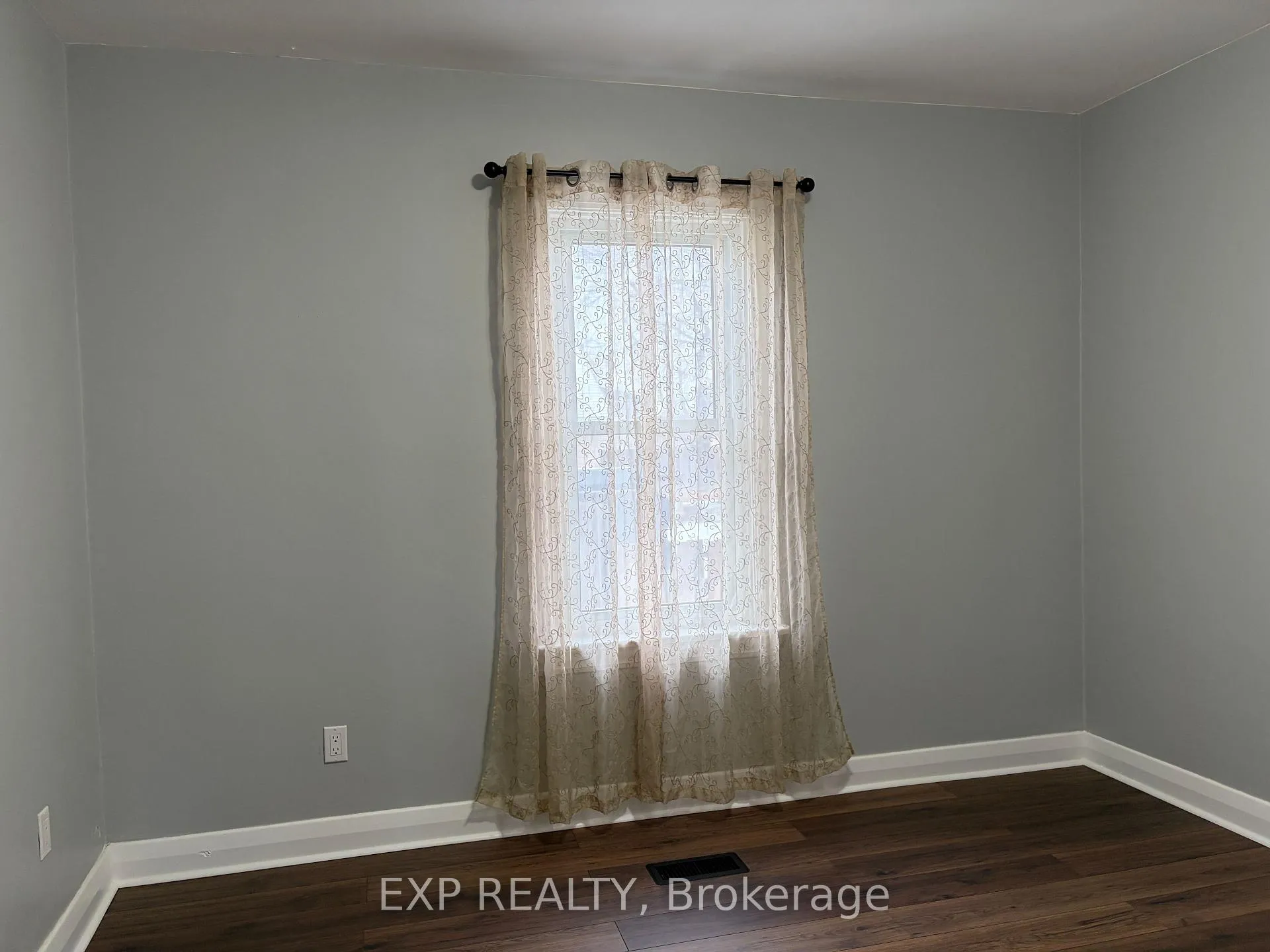 Photo 15 of 436 Thorold Road, Welland, N. Welland — HOMEH