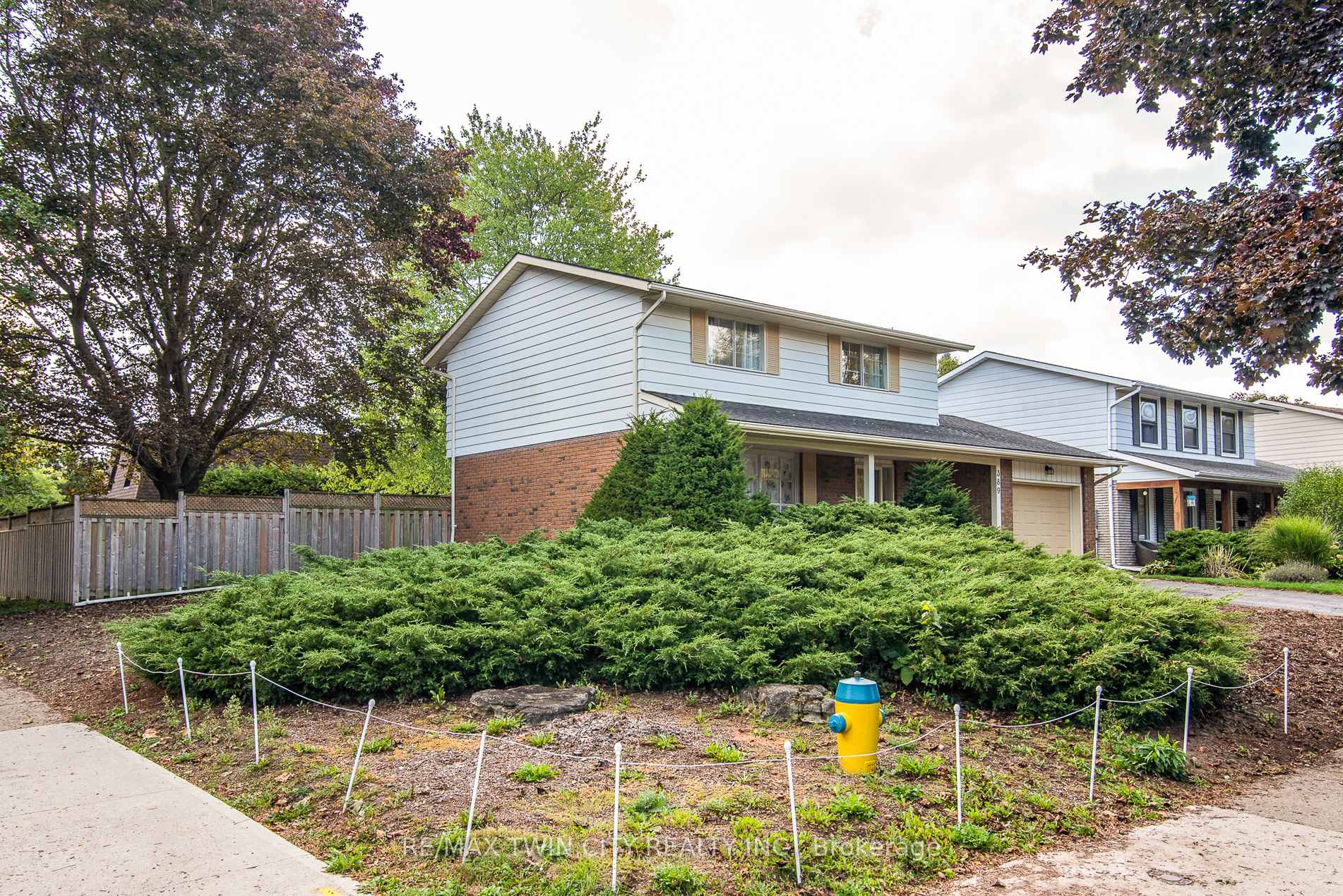 Photo 5 of 389 Dunvegan Drive, Waterloo — HOMEH