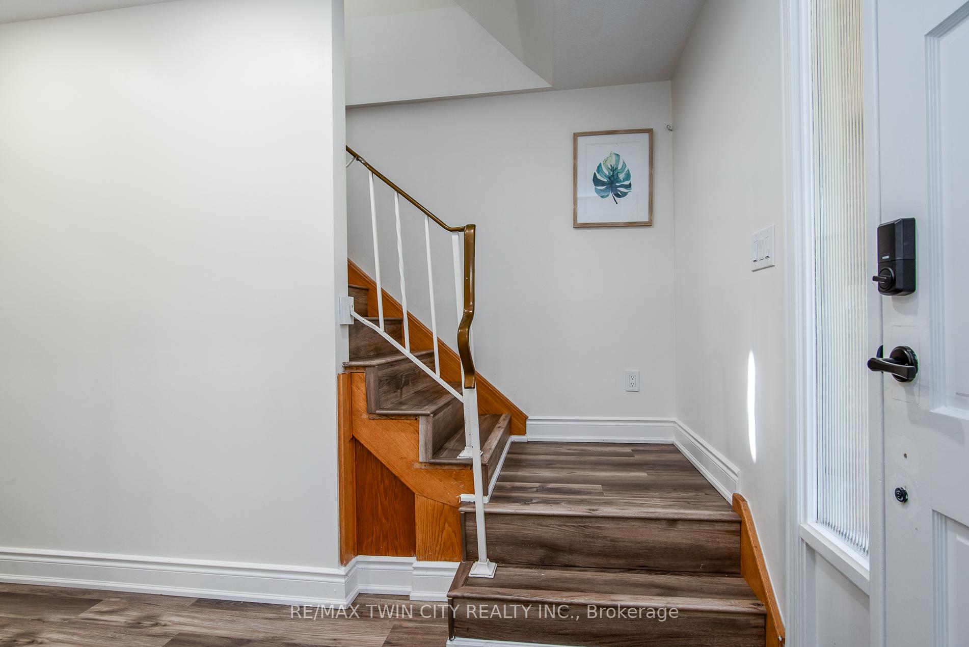 Photo 24 of 389 Dunvegan Drive, Waterloo — HOMEH