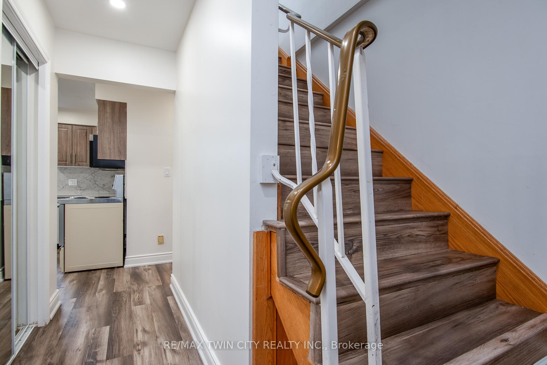 Photo 25 of 389 Dunvegan Drive, Waterloo — HOMEH
