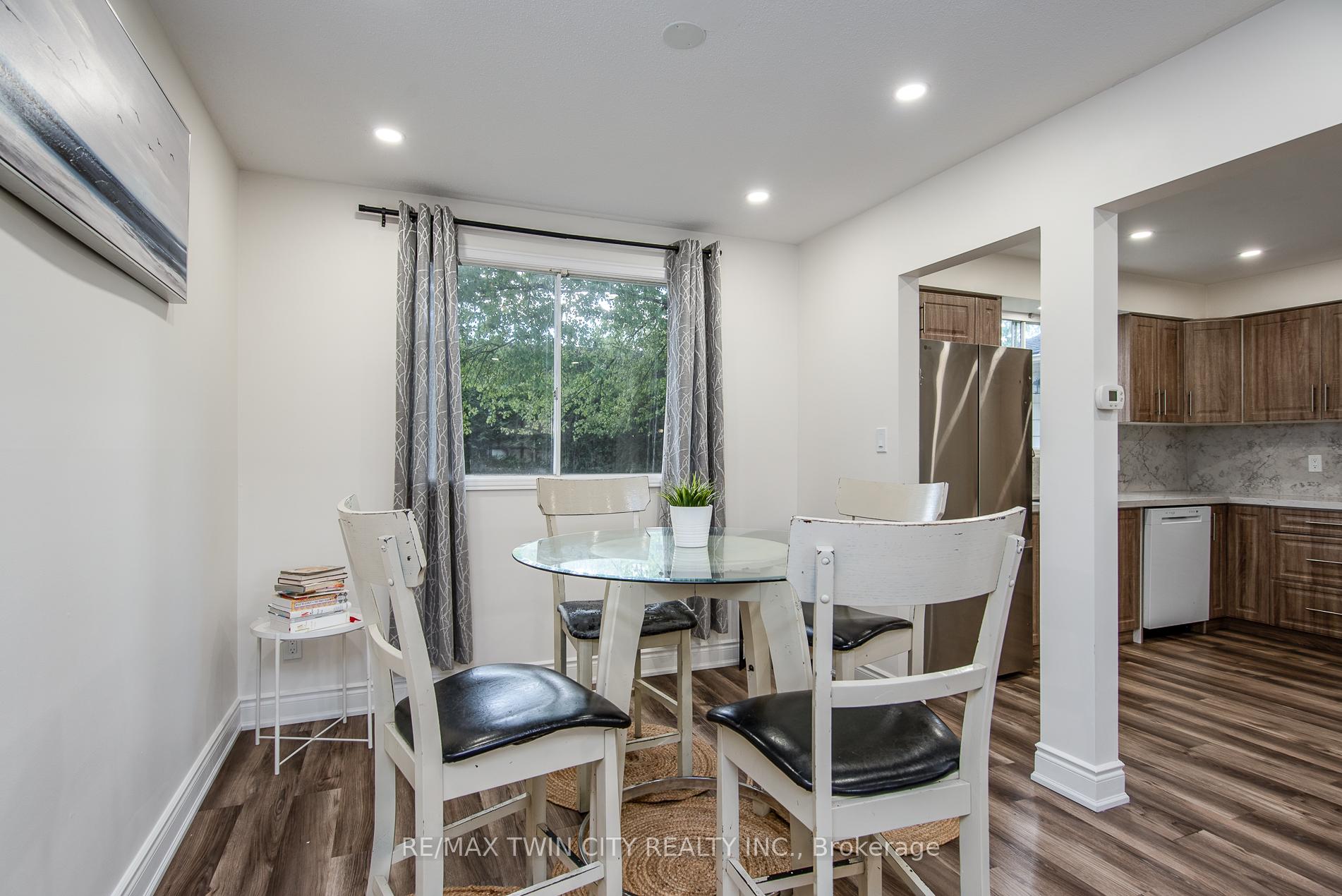 Photo 26 of 389 Dunvegan Drive, Waterloo — HOMEH