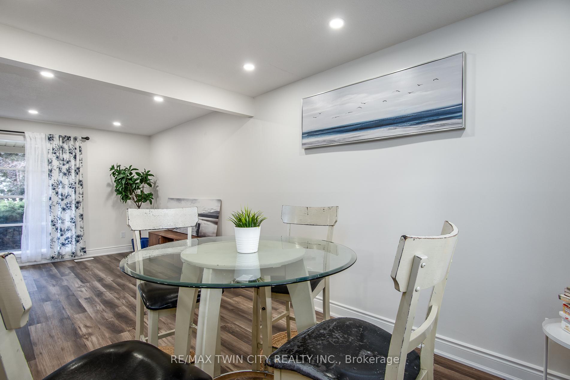 Photo 28 of 389 Dunvegan Drive, Waterloo — HOMEH