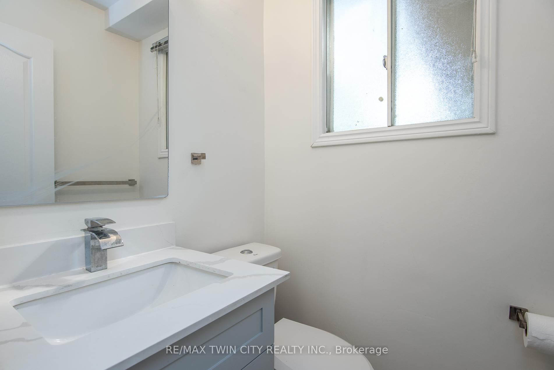 Photo 35 of 389 Dunvegan Drive, Waterloo — HOMEH
