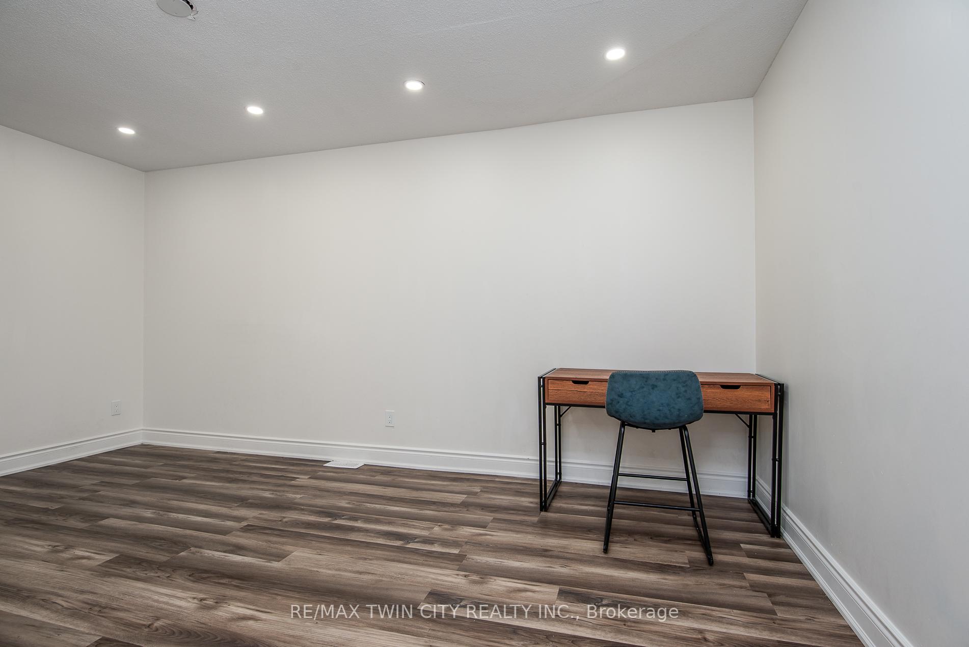 Photo 36 of 389 Dunvegan Drive, Waterloo — HOMEH