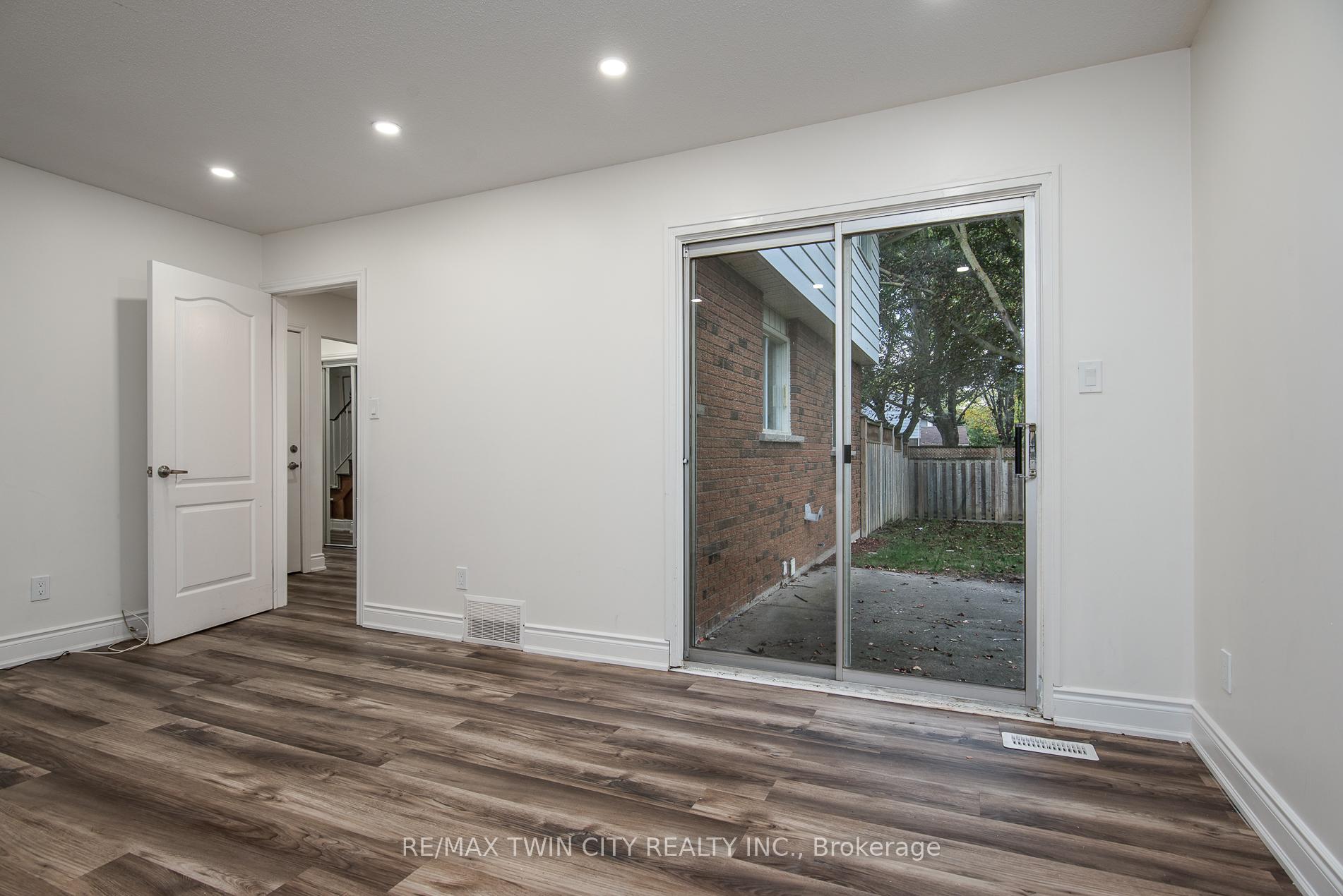 Photo 39 of 389 Dunvegan Drive, Waterloo — HOMEH