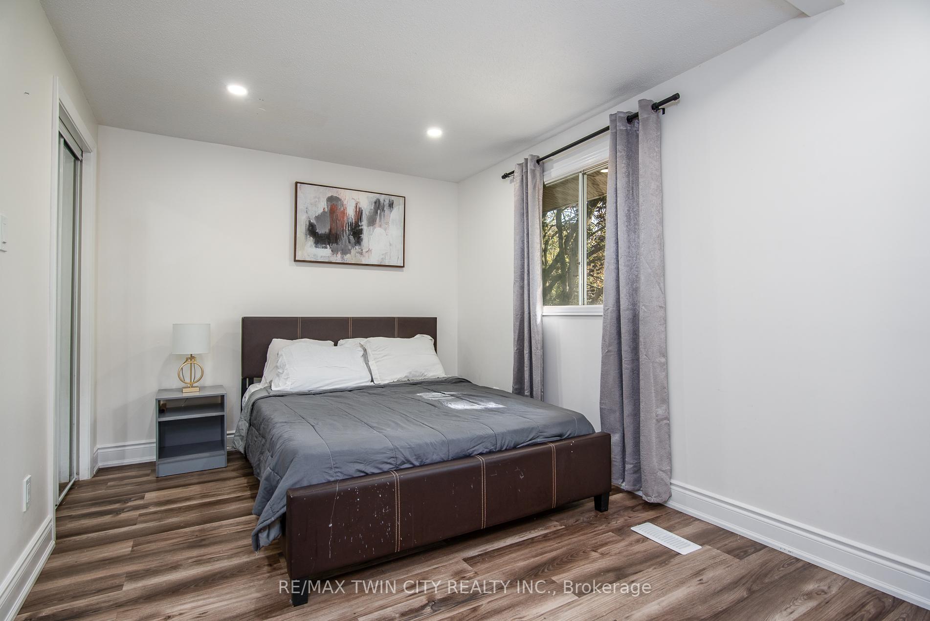 Photo 47 of 389 Dunvegan Drive, Waterloo — HOMEH