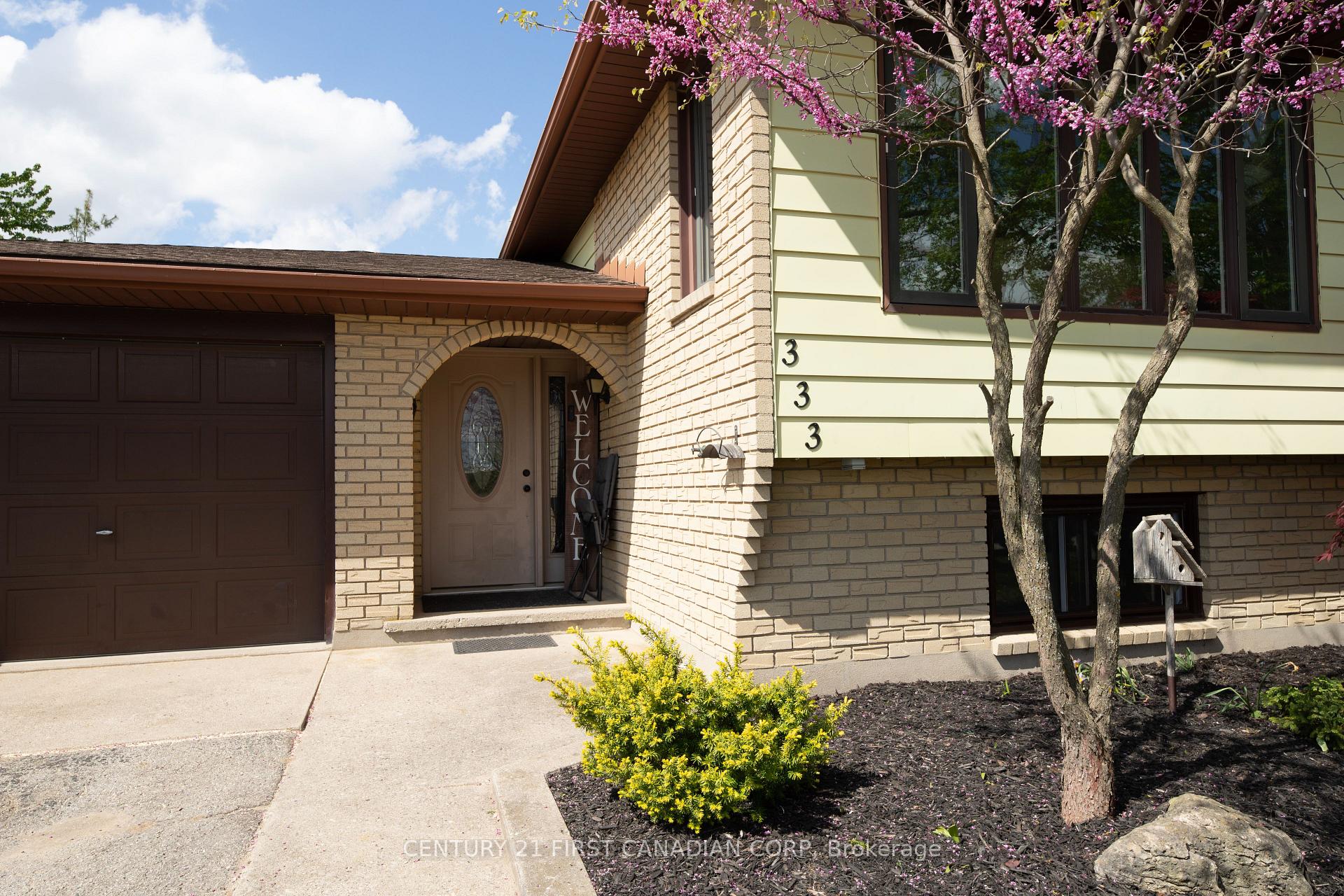 Photo 2 of 333 St Clair Street, Warwick, Watford — HOMEH