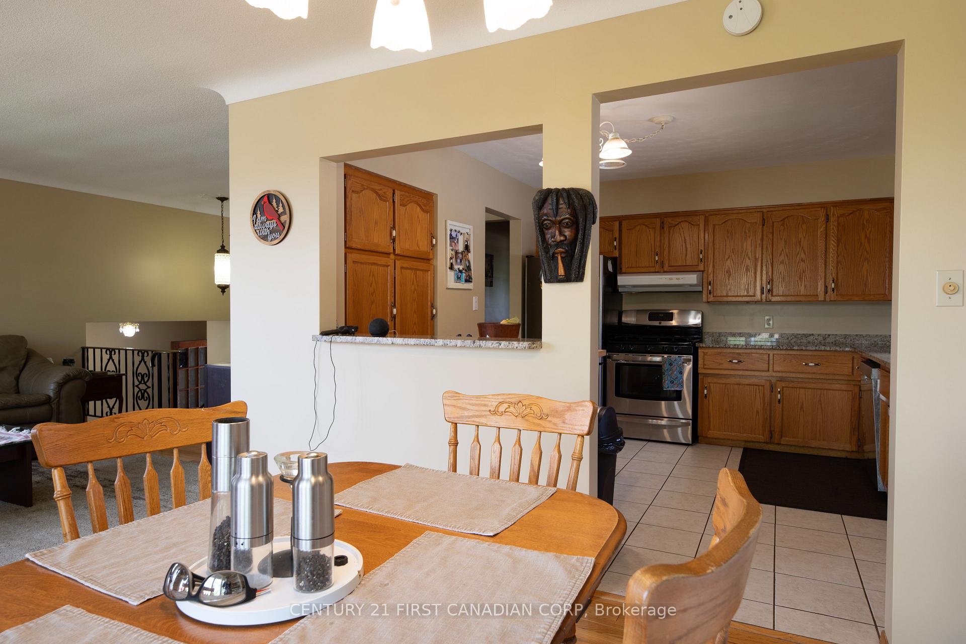 Photo 13 of 333 St Clair Street, Warwick, Watford — HOMEH