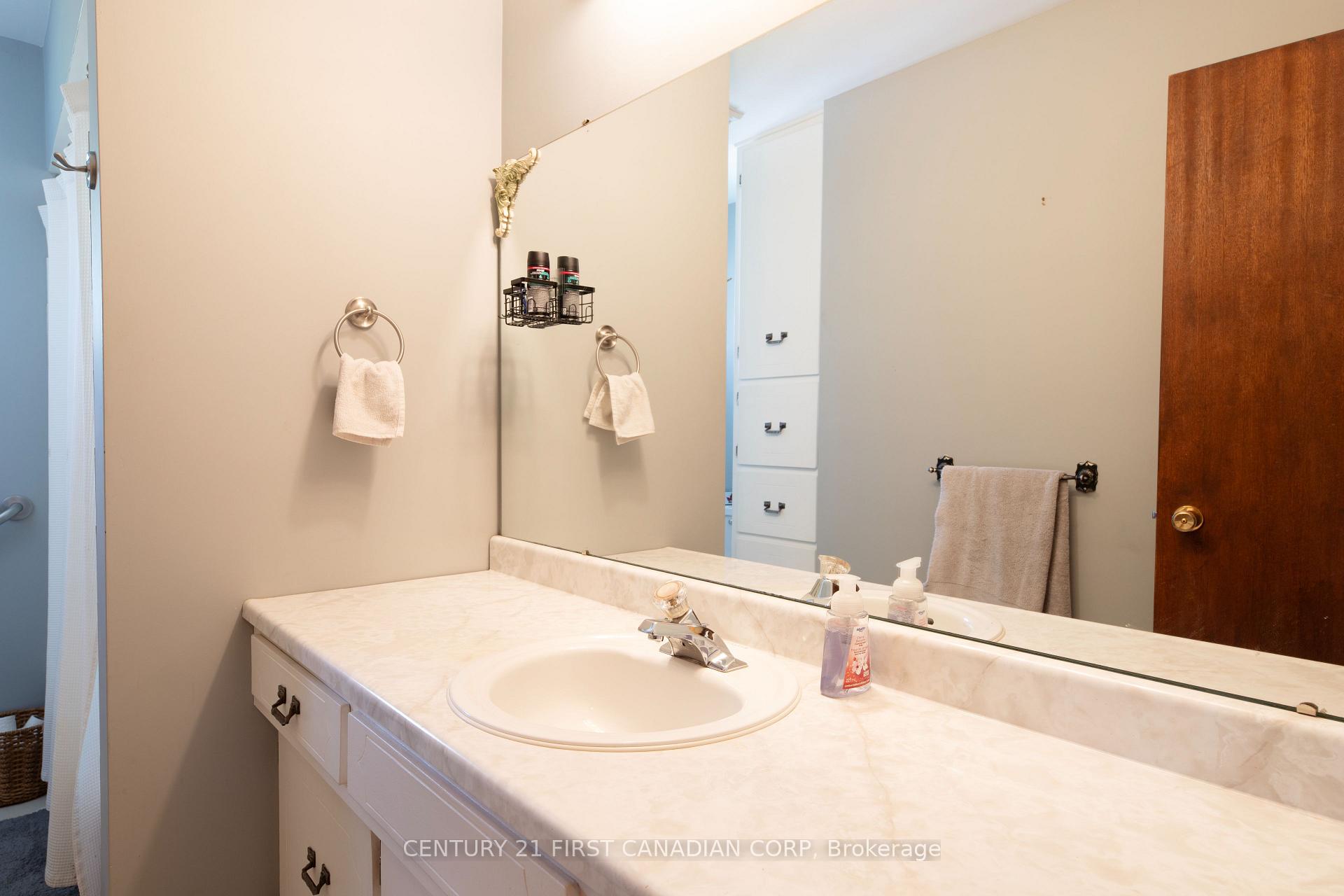 Photo 15 of 333 St Clair Street, Warwick, Watford — HOMEH
