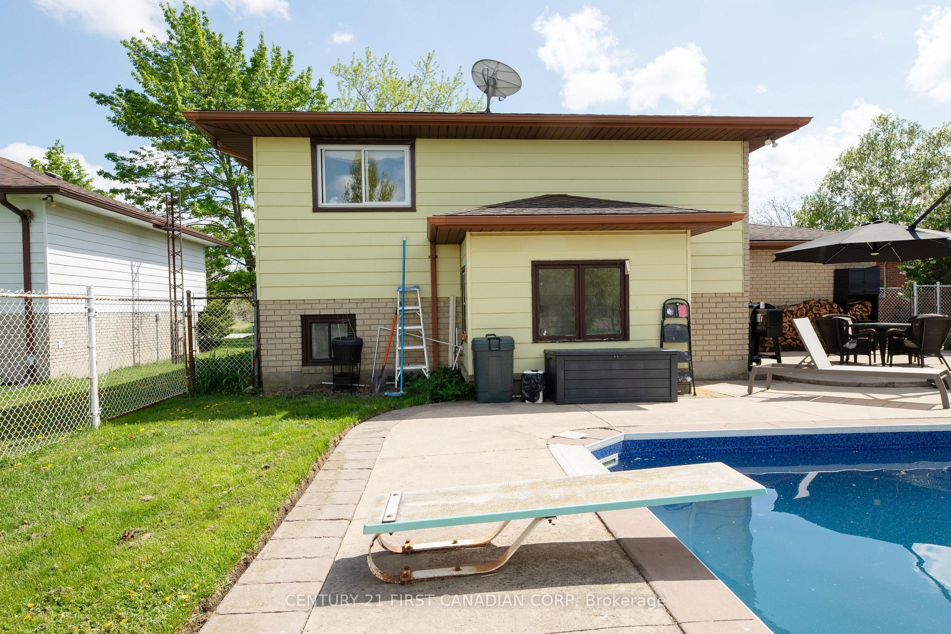 Photo 41 of 333 St Clair Street, Warwick, Watford — HOMEH