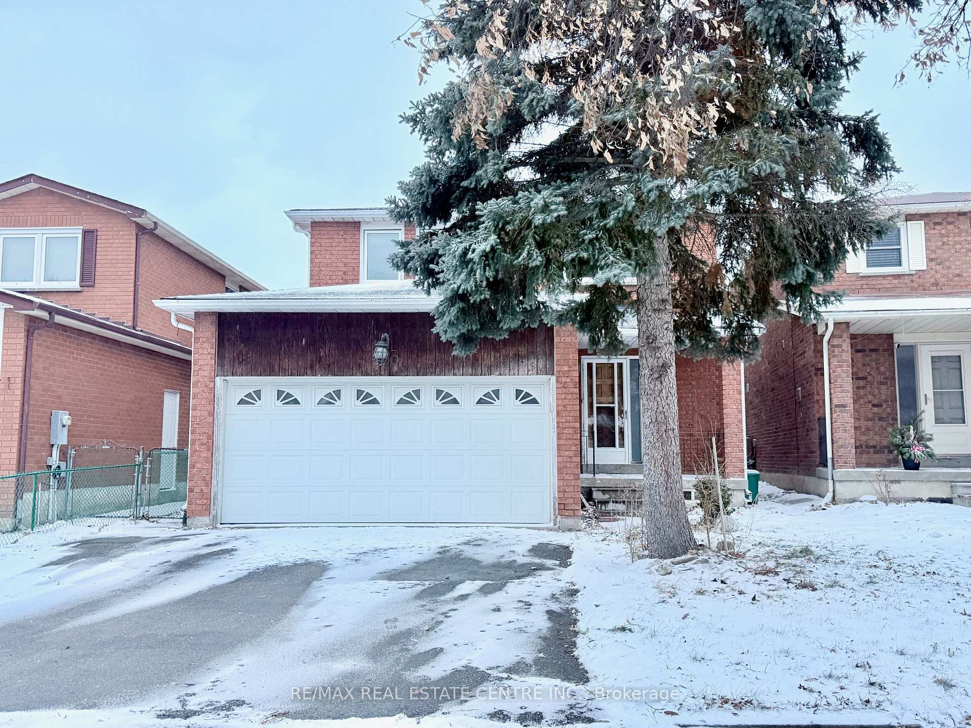 Photo 1 of 320 Brownridge Drive, Vaughan, Brownridge — HOMEH