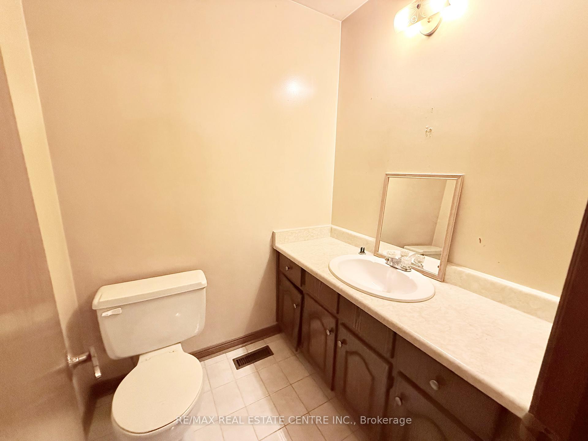 Photo 15 of 320 Brownridge Drive, Vaughan, Brownridge — HOMEH