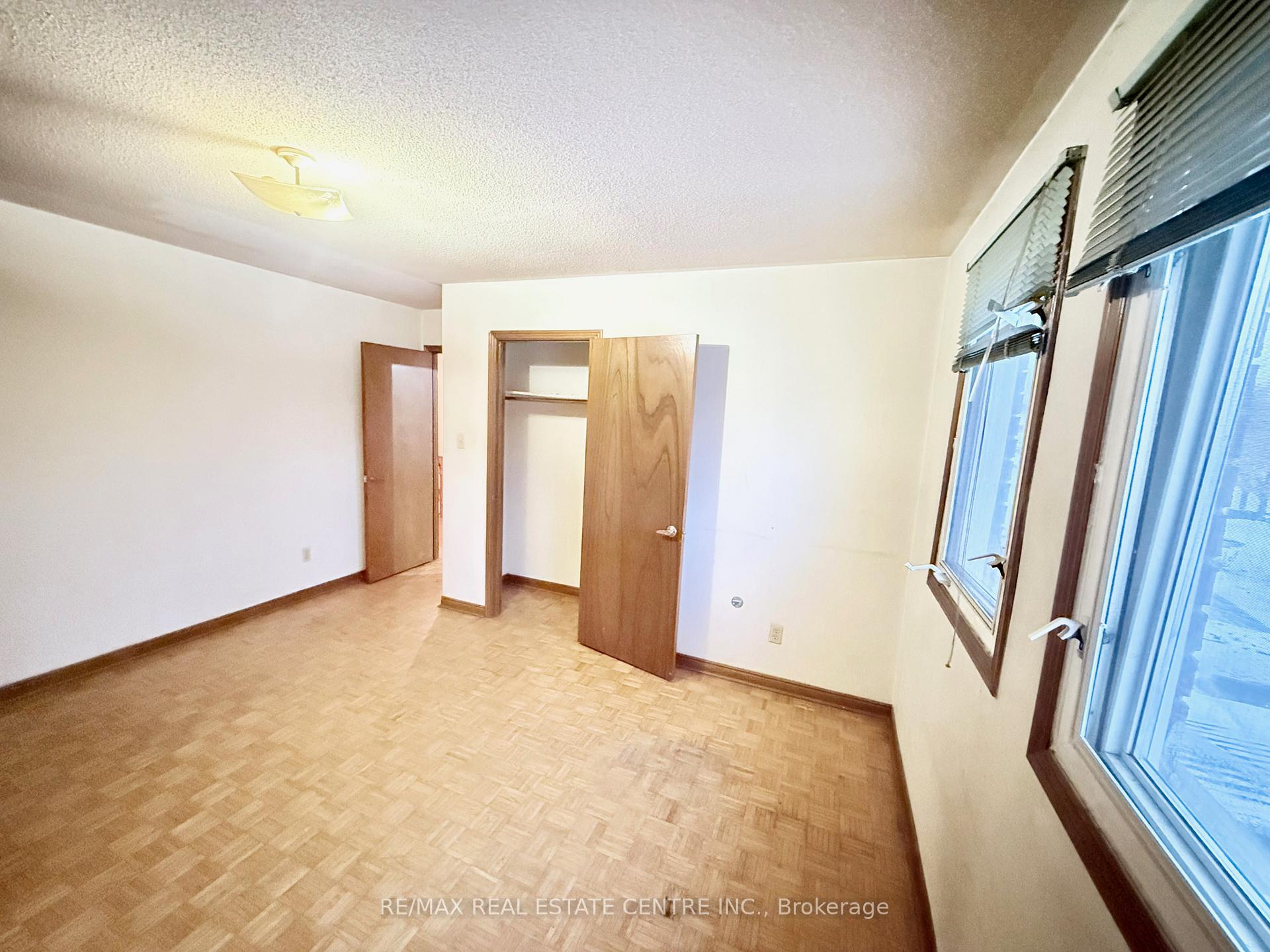 Photo 19 of 320 Brownridge Drive, Vaughan, Brownridge — HOMEH