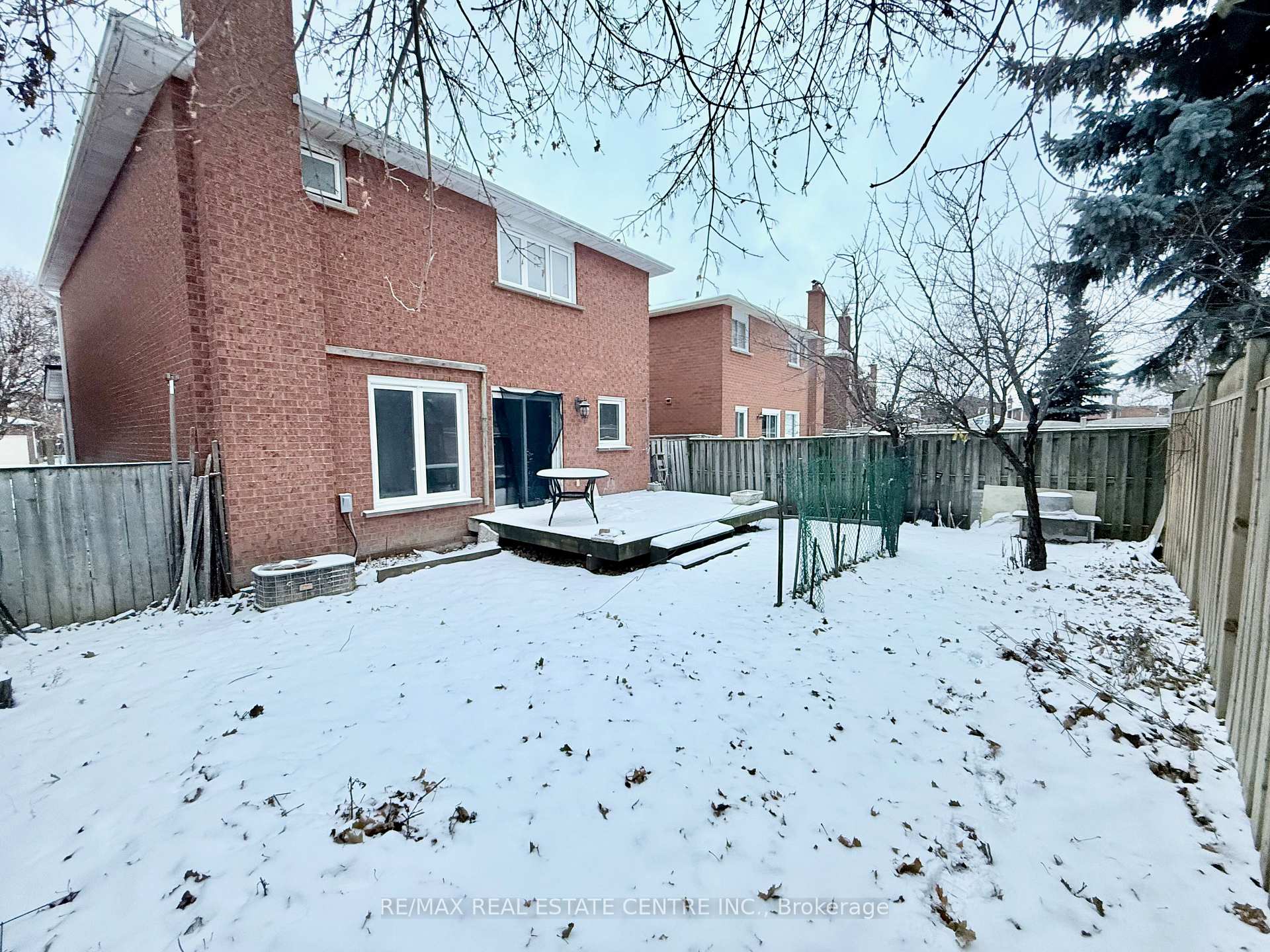 Photo 27 of 320 Brownridge Drive, Vaughan, Brownridge — HOMEH